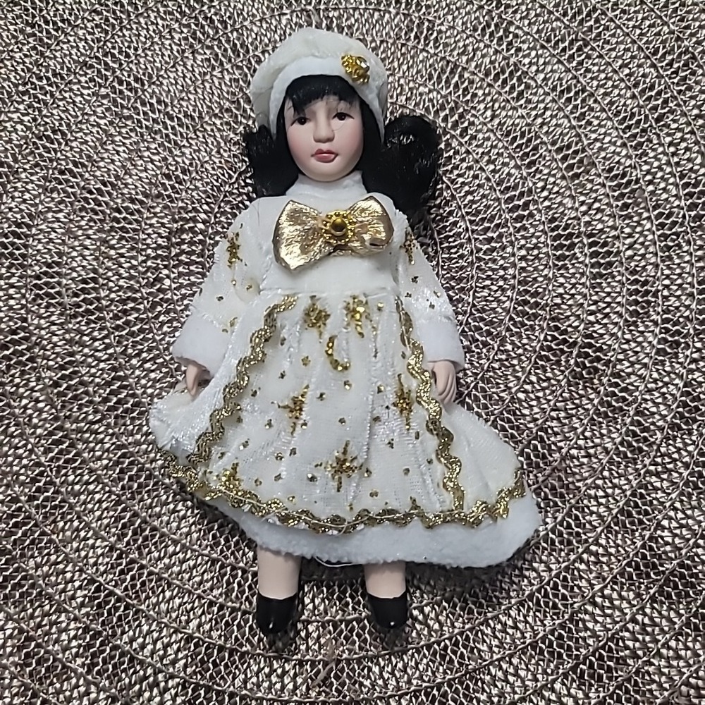 Vintage Belinda Agnes Christmas Collection Porcelain Doll Rare!!!! 6" # 2009